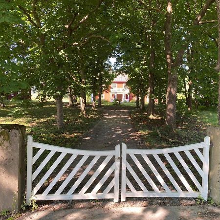 Segerstadsby Gardshotell Ab Vålberg 外观 照片