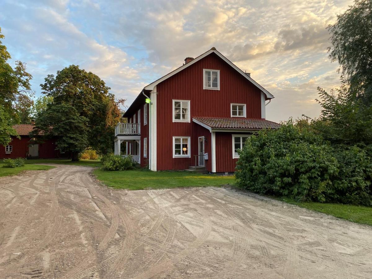 Segerstadsby Gardshotell Ab Vålberg 外观 照片